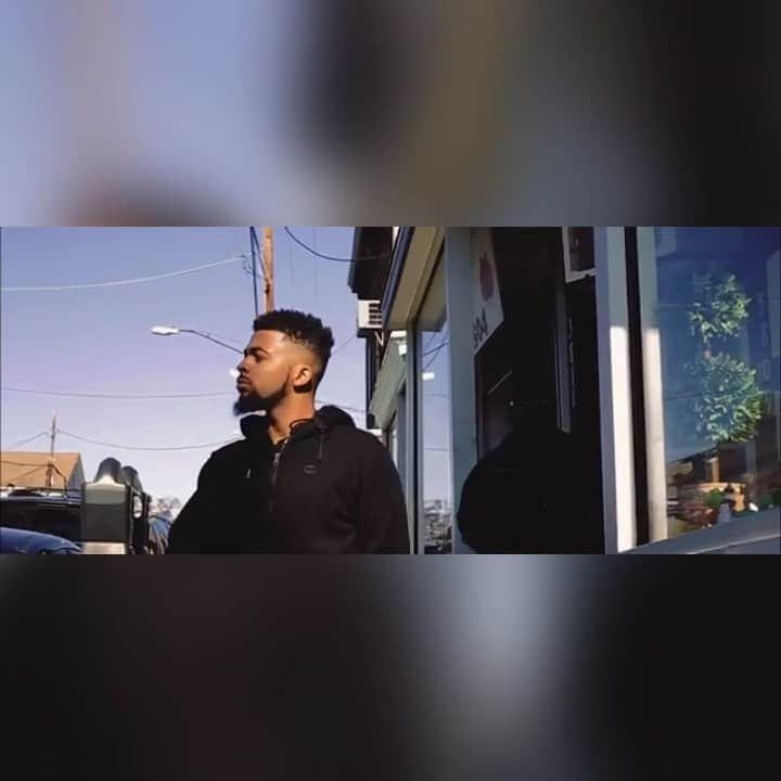 ファンクマスター・フレックスのインスタグラム：「CONGRATS TO OUR FIRST WINNER! @rawdawgdro will be 1 of 5 Artist featured on the #FunkFlexUnsignedFreestyleCipher and he will receive 1,000 Dollars!!!!!! 4 SLOTS LEFT!!! SUBMIT YOUR MUSIC NOW!!! HIT LINK IN BIO!!!!」