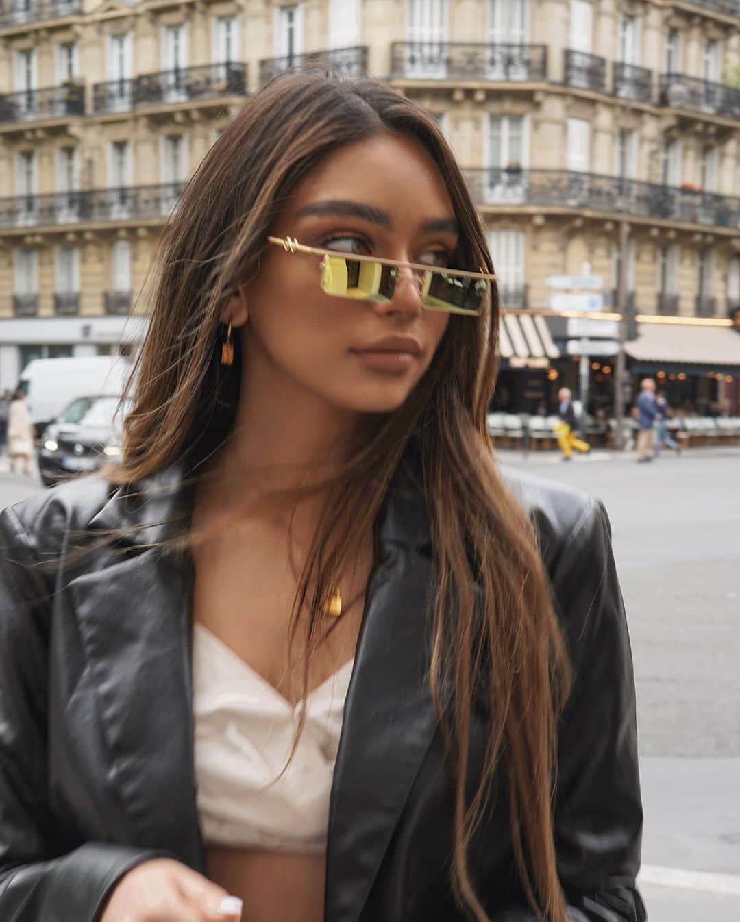 JANICE JOOSTEMAさんのインスタグラム写真 - (JANICE JOOSTEMAInstagram)「on the way to steal your girl ✌🏼🖤👭 lol LEATHER JACKET & PANTS: @revolve @majorelle_collection  Sunglasses: @bykarenwazen」9月11日 6時40分 - janicejoostemaa