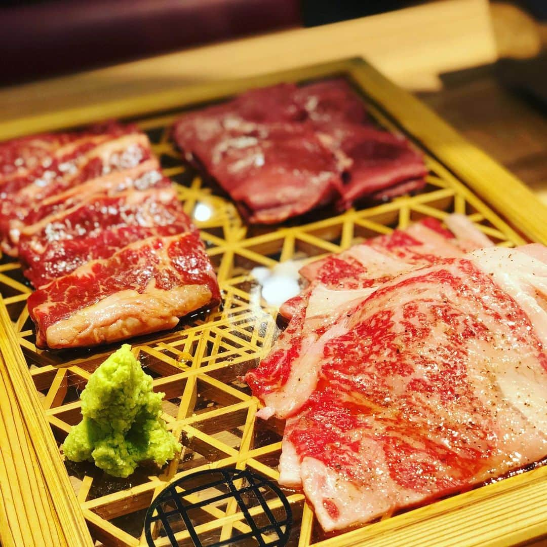 はまやねんさんのインスタグラム写真 - (はまやねんInstagram)「肉肉肉。鳥取でお肉。うまうま。 牛に感謝。 #お肉 #焼肉 #鳥取 #う肉ユッケ #とろける #美味すぎ #グルメ #牛肉 #ウニ #キャビア #また食べたい #生きててよかった」9月11日 16時40分 - hamayanen0310