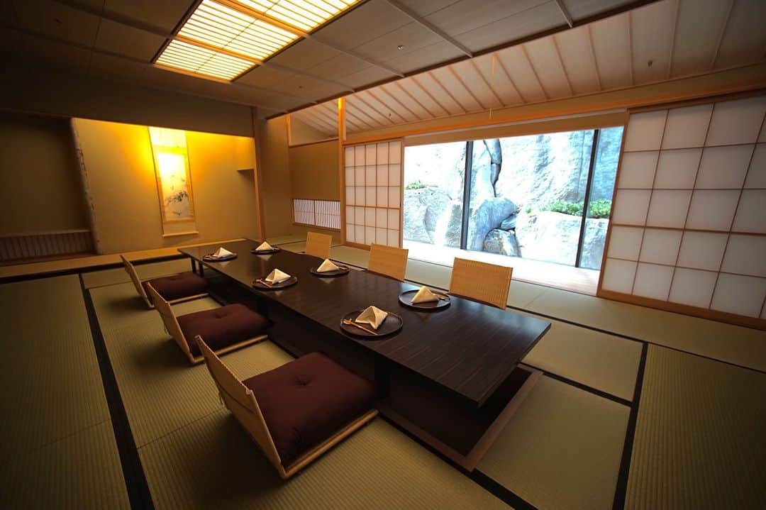 The Japan Timesさんのインスタグラム写真 - (The Japan TimesInstagram)「After three years and an estimated ¥110 billion yen in renovation costs, The Okura Tokyo, previously named Hotel Okura Tokyo, once again opens its doors tomorrow, Sept. 12. Tokyo’s prestigious 1960s icon closed in 2015 to make way for renovations. Having made its mark as an architectural landmark, the new plans caused an uproar of distress through architecture and design circles. However, to the surprise of many, it has managed to keep its traditional Japanese spirit & design intact. 📸: Ryusei Takahashi @ryuseitakahashi217 . . . . . . #hotels #hotel #tokyo #japan #travel #interiordesign #architecture #traditional #design #hoteldesign #interior #vacation #ホテル #東京日本 #旅行 #インテリア #建築 #伝統 #デザイン #休み #🏨」9月11日 16時43分 - thejapantimes
