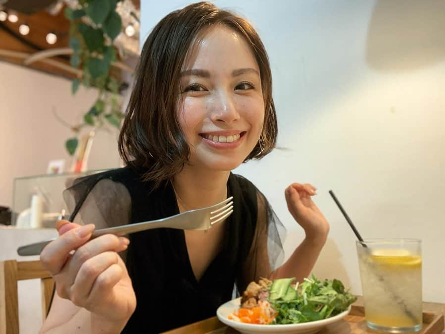 寺田有希さんのインスタグラム写真 - (寺田有希Instagram)「🤤🍴✨ #lunch #lunchtime #foodie  #おひとりさま #ひとりごはん #ランチ  #色々駆使して自撮りしてます #あはは  #寂しくなんかないもんね  #寺田有希 #teradayuki」9月11日 16時46分 - terada_yuki