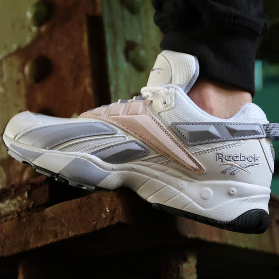 KICKS LAB. [ Tokyo/Japan ]さんのインスタグラム写真 - (KICKS LAB. [ Tokyo/Japan ]Instagram)「REEBOK l "INTVL 96" White/Denim Dust/Plae Pink l Available on the September 13th in Store. #KICKSLAB #キックスラボ @reebokclassics @reebokclassicjp」9月11日 17時18分 - kickslab