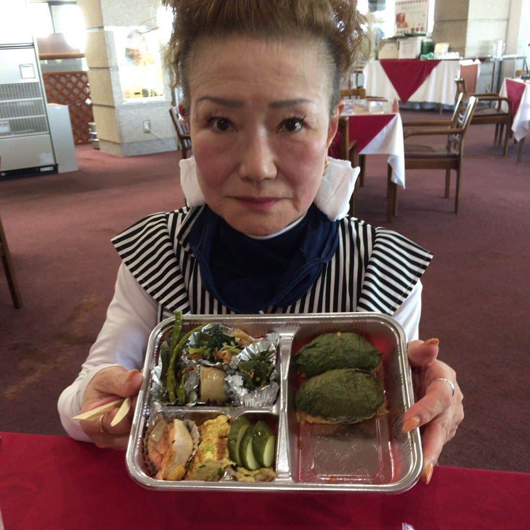末成由美さんのインスタグラム写真 - (末成由美Instagram)「マイ、お弁当、イヤーすっぴんやで〜ごめんね🙇‍♀️」9月11日 18時00分 - yumisuenari
