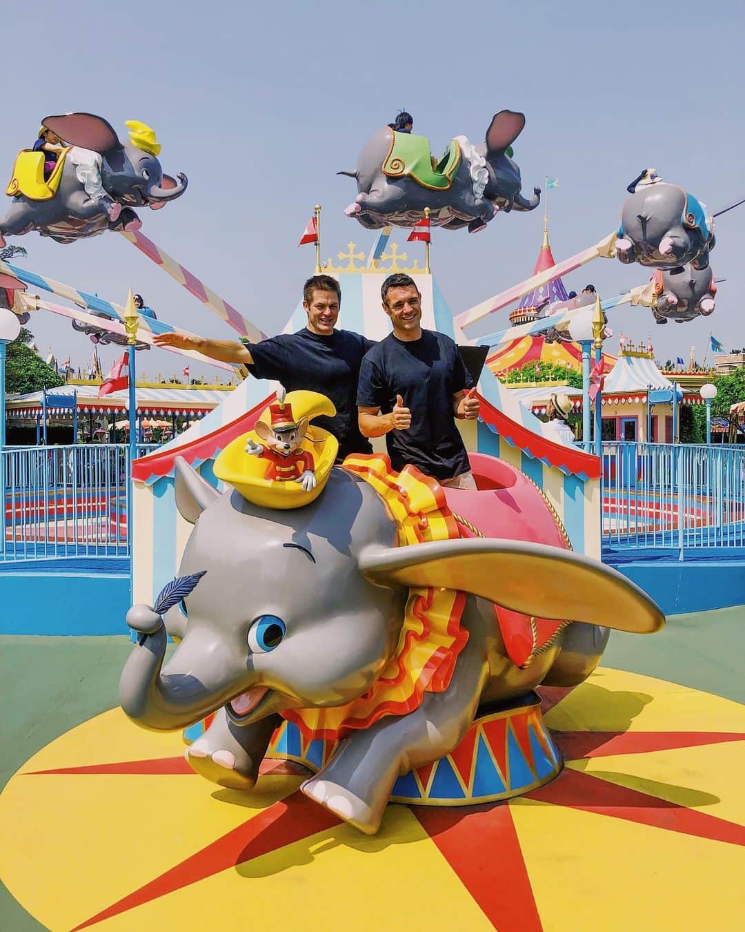 ダニエル・カーターさんのインスタグラム写真 - (ダニエル・カーターInstagram)「Who doesn’t love Dumbo? #tokyodisneyresort #PR」9月11日 17時57分 - dancarter_