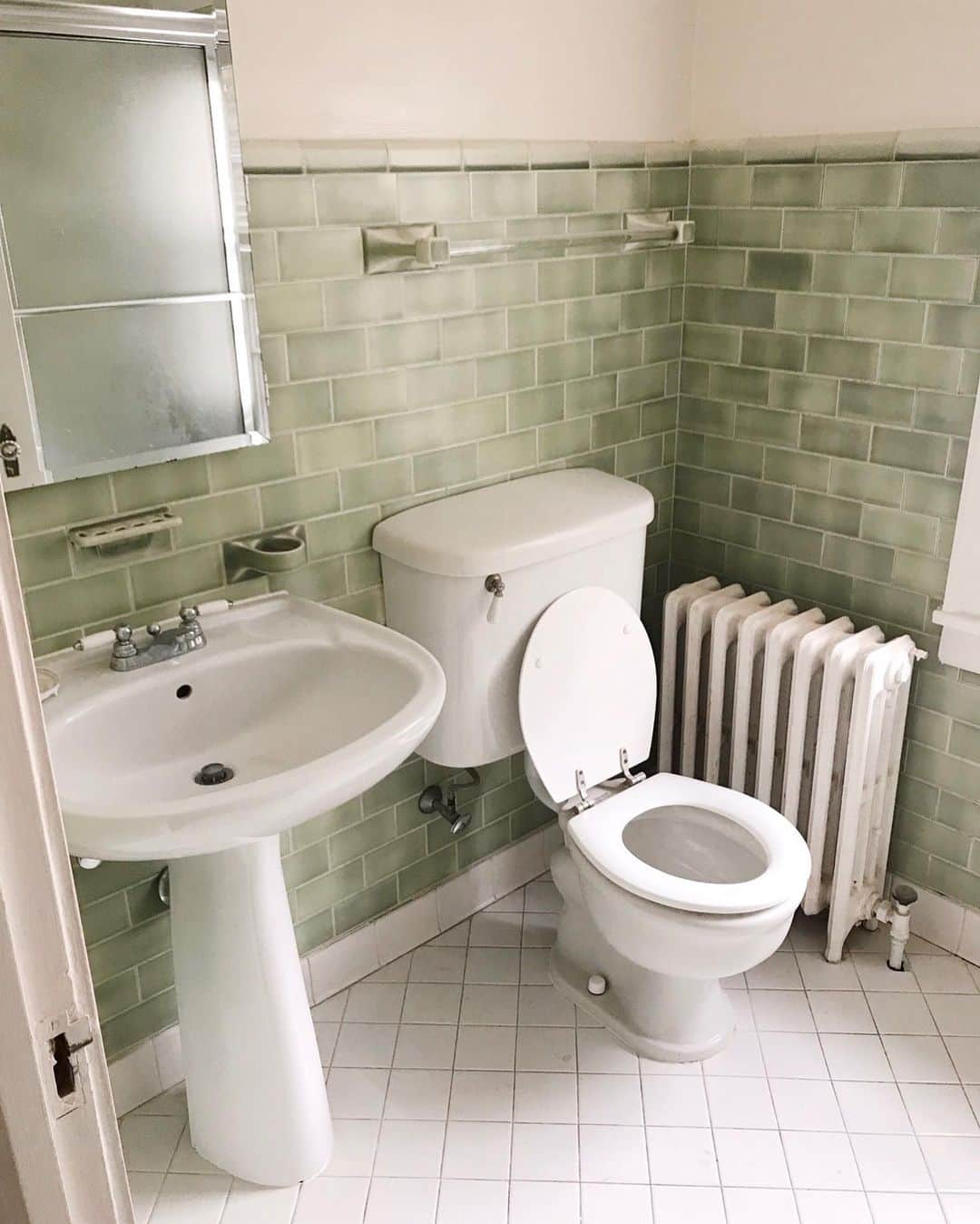 Anna Jane Wisniewskiさんのインスタグラム写真 - (Anna Jane WisniewskiInstagram)「What I’m currently doing: deciding on basement flooring (the not so fun “surprise” project we had pop up this summer) and also green bathroom flooring (the boys’ full bath). .  Yes, I’m keeping the original 1920s green tile (swipe to see) but we do have to repair a few cracked ones. But I’m having a hard time deciding on floor tiles.  I can’t shake a marble basketweave, like we did in the master bath, (pictured here). I also put in marble hex tiles in the powder room downstairs. Should I do a different shape? If so, what’s your vote? Help! . (Master bathroom sources tagged and also here http://liketk.it/2EPps #liketkit @liketoknow.it) design: @kiradaviddesign 📸 @ironandhoney #thisoldhouse #thisoldtudor #theeverygirlathome #sodomino」9月11日 9時17分 - seeannajane
