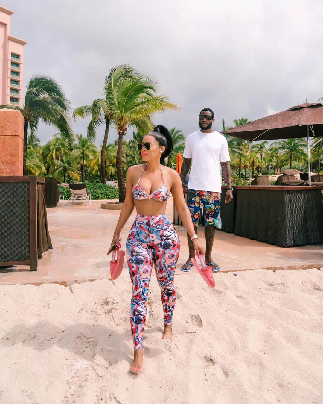 グッチ・メインのインスタグラム：「Me: Babe where u going? “In the water it reminds me of Jamaica” #BahamasForAGoodCause🇧🇸 #wopsters」