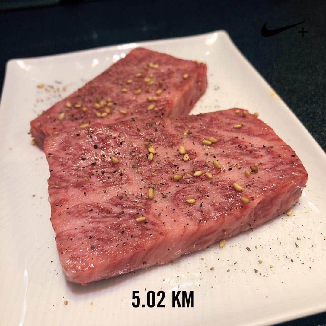 のインスタグラム：「美味しいものを食べた後はしっかり動かないとです。 太る太らないではなく、気持ちの問題です。 そして昨日のトレーニングで筋肉痛です。」