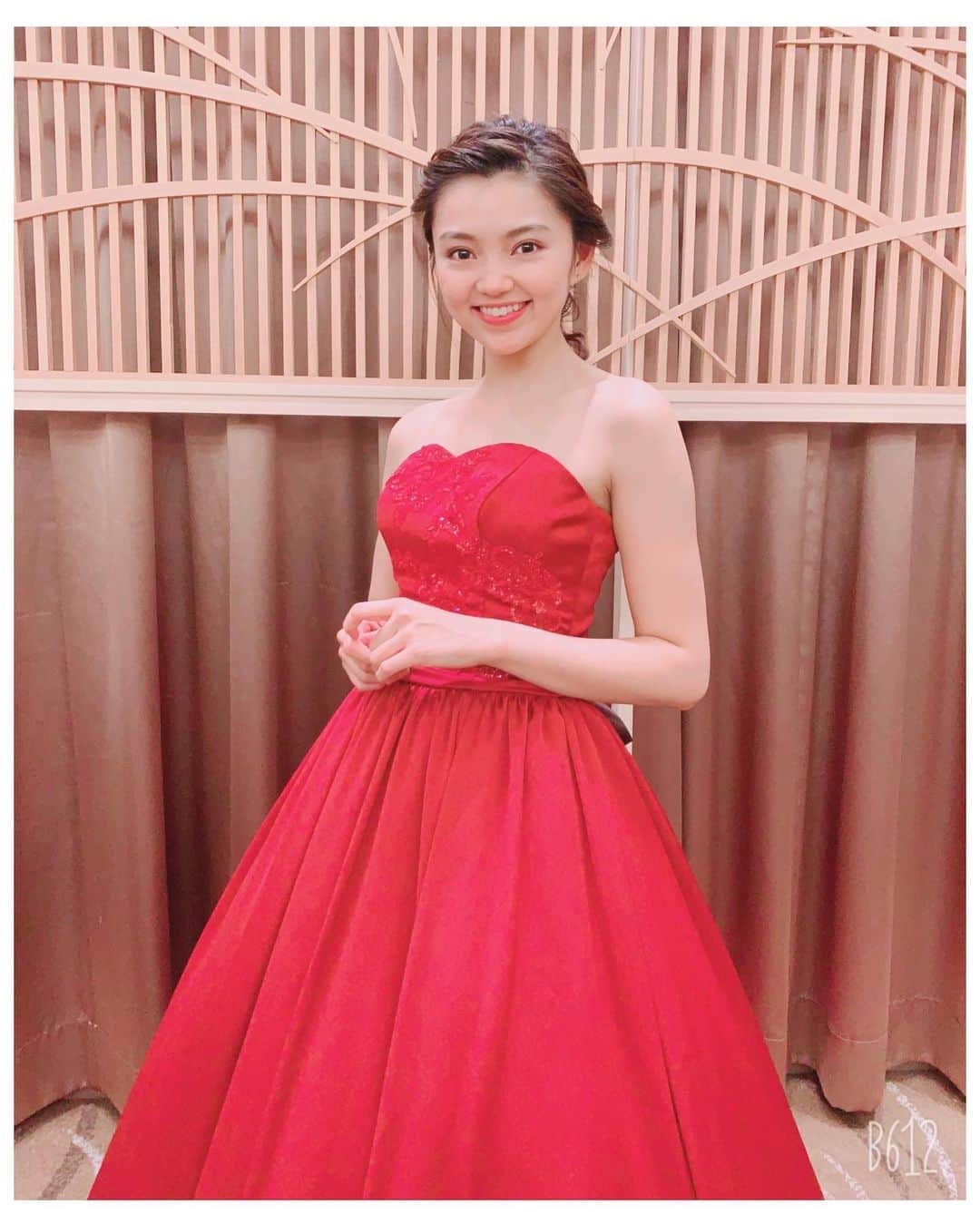 高原愛のインスタグラム：「今日も暑くなりそうですね😅早く涼しくならないかな〜☺️✨今日も一日頑張りましょう❣️🌈🌈🌈」