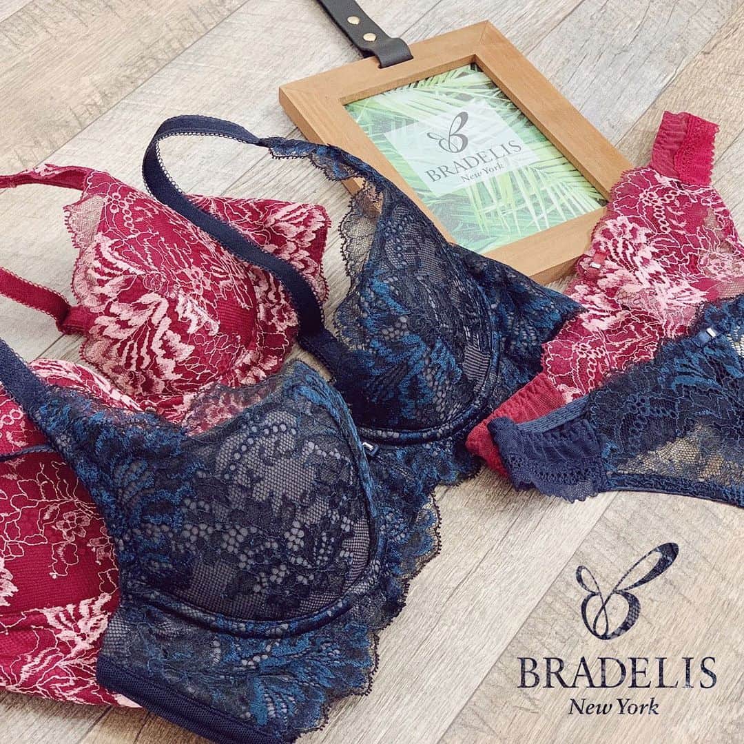 BradelisNewYork/ブラデリスニューヨークのインスタグラム：「. BRADELIS Viola -step3- . 狭いワイヤー幅で、バストを寄せあげる step3の新作が4ヶ月ぶりに登場です✨ 繊細なリバーレースを贅沢に使用した、 新作“Viola”ぜひお試しください。 . . . #ブラデリス #ブラデリスニューヨーク  #BRADELIS#bradelisnewyork#step3#viola」