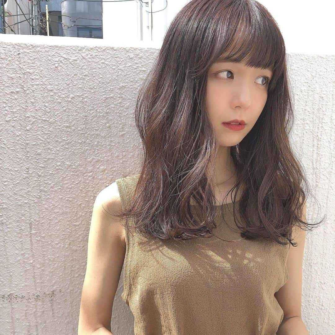 飛田彩さんのインスタグラム写真 - (飛田彩Instagram)「@yuka_miyazaki.official 💗  前回入れたハイライトのおかげで 透明感がぐんと上がりました🌷  今回はモカラベンダーで秋っぽくカラーさせていただきました💗  #ハイライト#モカラベンダー#ラベンダー#小顔カット#骨格カット」9月11日 10時52分 - tobiayatobi