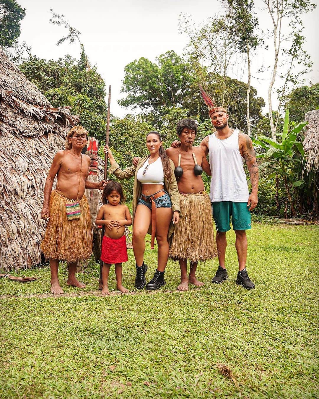 Aylen Aさんのインスタグラム写真 - (Aylen AInstagram)「Boots & shorts @fashionnova .. Deep into the amazon jungle I got to meet the Tribu Yaguas. Of all the indigenous tribes that inhabit the Peruvian Amazon, the Yaguas are perhaps the most characteristic tribe of the region.  In fact, it was the Yaguas who gave the Amazon its name. According to legend when the Spaniards first came to the Amazon, they saw the Yaguas with their blowguns through the trees wearing "grass skirts" and thought they were women.  Subsequently, they named the Amazon River after the Greek myth of the Amazon women warriors.  Swipe for pics 👉🏽」9月11日 11時26分 - aylen25