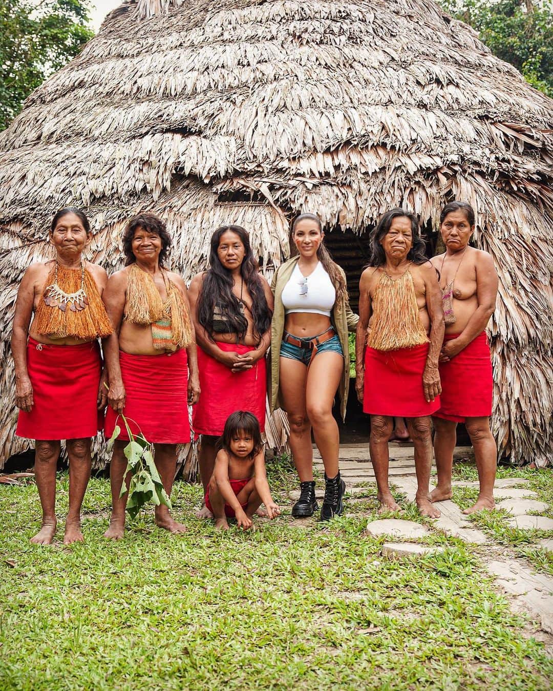 Aylen Aさんのインスタグラム写真 - (Aylen AInstagram)「Boots & shorts @fashionnova .. Deep into the amazon jungle I got to meet the Tribu Yaguas. Of all the indigenous tribes that inhabit the Peruvian Amazon, the Yaguas are perhaps the most characteristic tribe of the region.  In fact, it was the Yaguas who gave the Amazon its name. According to legend when the Spaniards first came to the Amazon, they saw the Yaguas with their blowguns through the trees wearing "grass skirts" and thought they were women.  Subsequently, they named the Amazon River after the Greek myth of the Amazon women warriors.  Swipe for pics 👉🏽」9月11日 11時26分 - aylen25