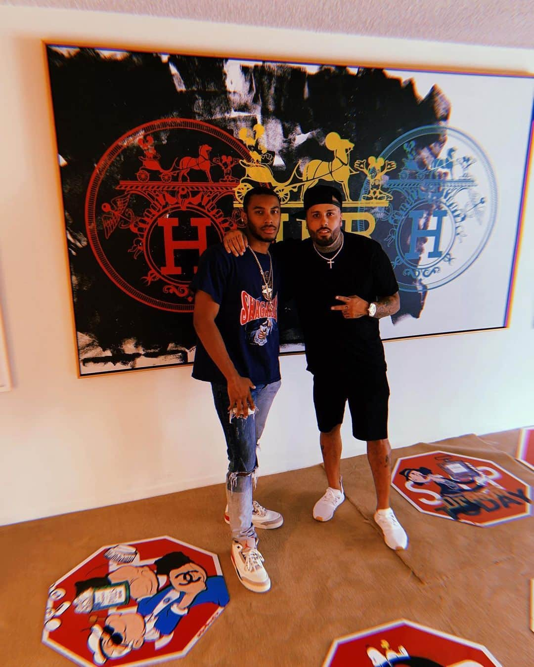 NICKY JAMさんのインスタグラム写真 - (NICKY JAMInstagram)「Here with my brother @skylergreystreetart  My favorite  Street artist 👩‍🎨 🎨」9月11日 11時43分 - nickyjam