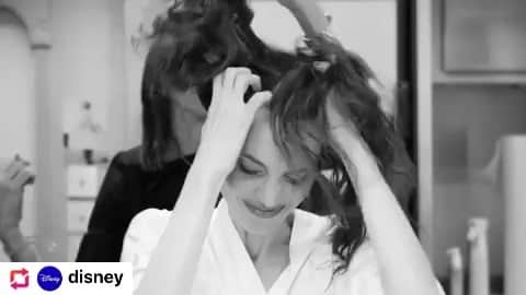 エレナ・サチンのインスタグラム：「Angelina starring in my autobiography. 🔊sound on!」