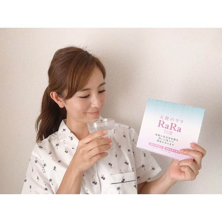 大谷朋子さんのインスタグラム写真 - (大谷朋子Instagram)「♡ * 朝起きてからの一杯は、  お水や豆乳、カフェラテが定番◡̈𖠚.* * そこで、朝の飲み物に、  高純度液体フィッシュコラーゲン 「天使のララ」 を入れて飲むようにしています♪ * 香料・着色料・保存料を一切加えずに  そのままをギュッと個包装にした高純度液体フィッシュコラーゲン♡ * 無味無臭なので、毎日のドリンクやお食事に入れて簡単に取り入れられる♪ * お肌のハリもなくなってきて、  いま一番欲しいものといえばお肌の 「コラーゲン」だから、日課になっています。 * 天使のララのアンバサダーになりました！  後日ご報告があります❤︎ * * @tenshi_no_rara #天使のララ #エミネット #pr #美容ドリンク #美肌ケア #美肌レシピ #いただきますチャレンジ #いつでもどこでもなにとでも」9月11日 12時07分 - tomoko_ohtani