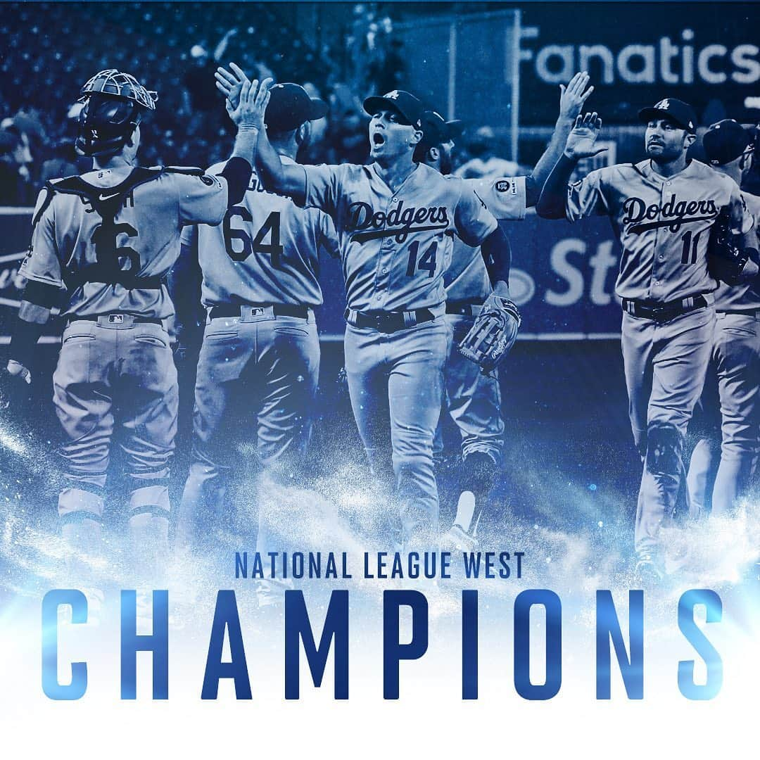 エンリケ・J・ヘルナンデスさんのインスタグラム写真 - (エンリケ・J・ヘルナンデスInstagram)「NL WEST CHAMPS! #NeverGetsOld #X7 #5For5」9月11日 12時13分 - kikehndez