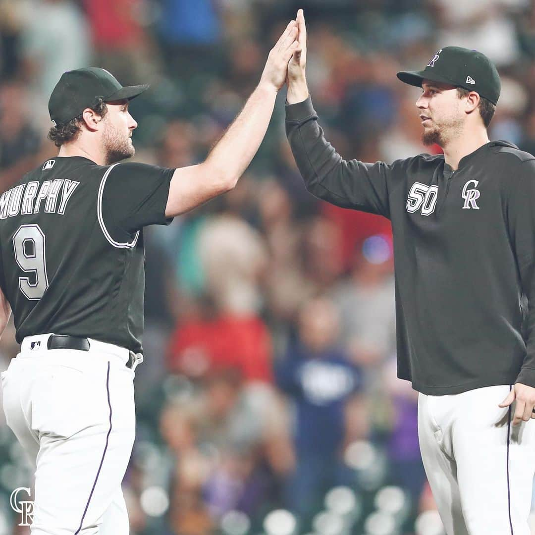 コロラド・ロッキーズさんのインスタグラム写真 - (コロラド・ロッキーズInstagram)「Attaboys! Congrats on the W @alexgonzalezchi92! #RoxWin 🖐」9月11日 12時43分 - rockies