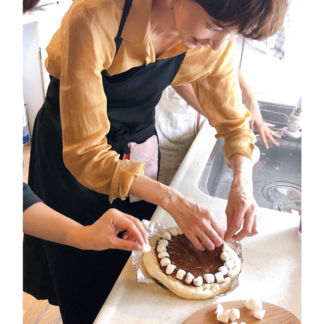 森下紀子さんのインスタグラム写真 - (森下紀子Instagram)「. みのり先生 @minopan  の自然派食材のパン教室へ。  今回は手作りピザ🍕 白玉粉と豆乳と酒粕で作るベジチーズは初めて食べましたが、 冷めてもモチモチで美味しい♡  魚焼きグリルで気軽に作れるので、 また作りたいと思います！  #手作りピザ #パン教室」9月11日 18時17分 - noriko_morishita_