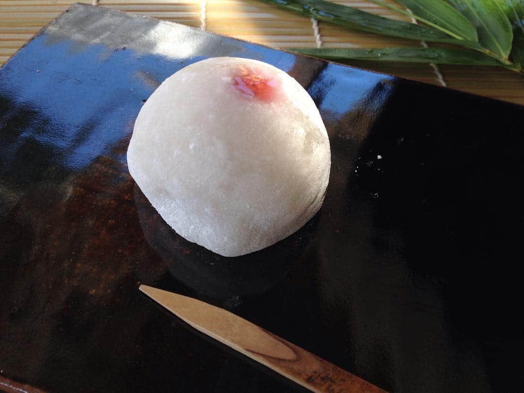 のインスタグラム：「Ichigo Daifuku will be join in Bon Odori Festival this week. Is this your favorite? If your answer is YES, please come earlier and grab it fast!  Event: Bon Odori Festival Date: 14 September 2019 (Saturday) Time: 14:30~21:00 Place: Hogkong Garden Restaurant  See you there! #event #ichigo #ichigodaifuku #mochi #strawberry #bonodori2019 #yosakoi #japanese #toiro_wagashi」