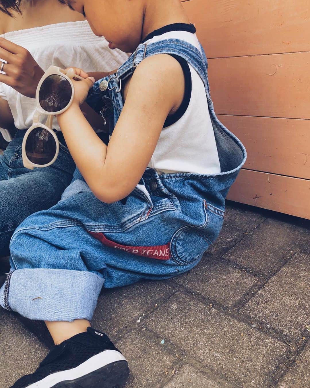 高橋菜摘のインスタグラム：「そろそろ秋服調達しにいかなな…🍂 #kidsvintage」