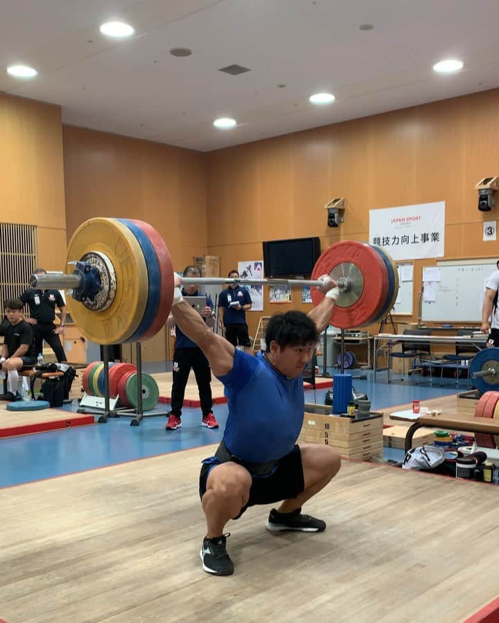 山本俊樹のインスタグラム：「- snatch 155 kg clean & jerk 195 kg  #ウエイトリフティングやろうぜ #weightlifting #snatch #cleanandjerk #squat #deadlift  #耐えて勝つ #率先垂範 #山本俊樹 #LEGACYLIFTER #nano9」