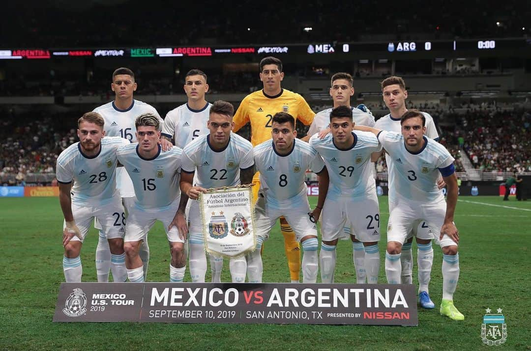 ニコラス・タグリアフィコさんのインスタグラム写真 - (ニコラス・タグリアフィコInstagram)「El orgullo de jugar por Argentina. ¡Seguimos! 🇦🇷 ⚽ /// The pride of playing for Argentina. We keep going! 🇦🇷 ⚽ #VamosArgentina」9月11日 13時30分 - tagliafico3