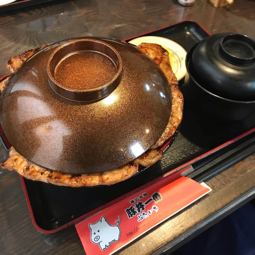 Tatsuyaさんのインスタグラム写真 - (TatsuyaInstagram)「帯広「ぶたいち本店」 特上ミックス豚丼  美味しゅうござました。」9月11日 14時44分 - tatsuya_locofrank