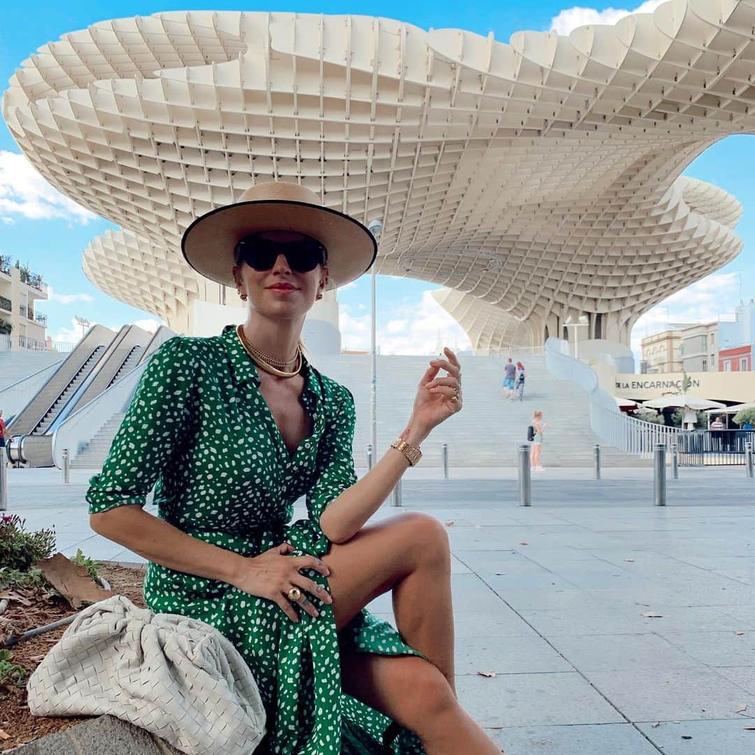 Burcu Esmersoyさんのインスタグラム写真 - (Burcu EsmersoyInstagram)「🍄 metropol parasol ☂️」9月11日 15時12分 - burcues