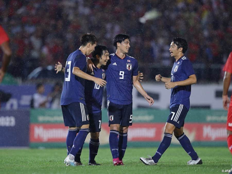 日本サッカー協会さんのインスタグラム写真 - (日本サッカー協会Instagram)「📸Match Photos② 16分、中島選手が左から内に切り込んで右足を振り抜き、先制点を奪いました。 ・ 2022FIFAワールドカップカタールアジア2次予選 #SAMURAIBLUE 🇯🇵2-0🇲🇲ミャンマー ・ ⚽16' #中島翔哉 ⚽26' #南野拓実 ・ 📅9/10(火)21:20KO 📍ヤンゴン／Thuwunna Stadium ・ #daihyo #新しい景色を2022 ・ ―――――――――――――――――― Next Match>> ホーム開幕戦！ アジア2次予選 vsモンゴル🇲🇳 📅10/10(木) 19:35KO予定 📍埼玉スタジアム２００２ 🎫チケット発売中！ ・ 👉大会情報はJFA.jpへ ――――――――――――――――――」9月11日 15時17分 - japanfootballassociation