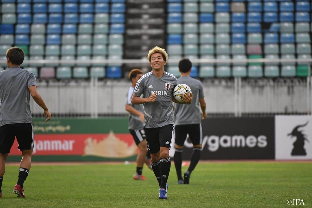 FC東京オフィシャルグッズさんのインスタグラム写真 - (FC東京オフィシャルグッズInstagram)「👏 🔵SAMURAI BLUE🔴 #永井謙佑 #橋本拳人 #SAMURAIBLUE  #日本代表 #JAPAN #サッカー #FC東京 #fctokyo  #tokyo」9月11日 15時37分 - fctokyoofficial