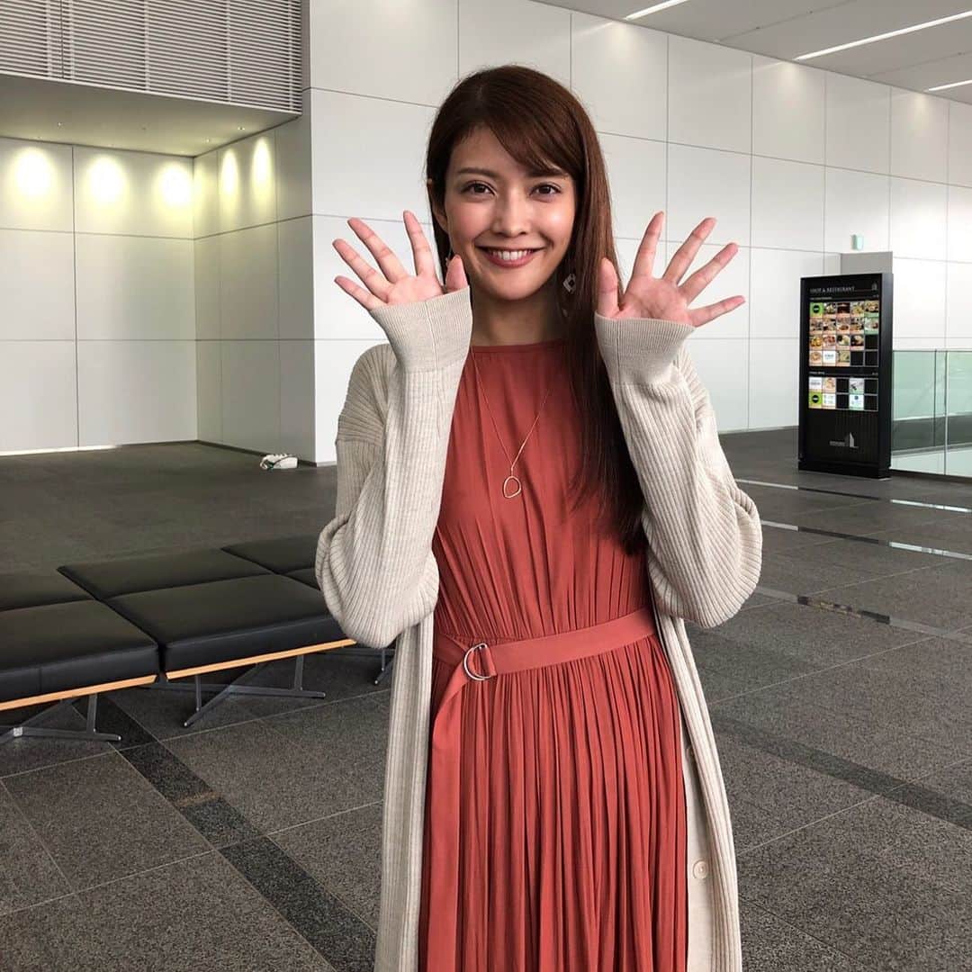 日本テレビ「偽装不倫」のインスタグラム：「💍今夜放送‼️最終回💍﻿ ロケの合間にパシャリ✨﻿ 親友としていつも鐘子(#杏)の恋を応援してきたまさ子(#田中道子)😭 まさ子にも幸せが訪れますように💕﻿ ﻿ #偽装不倫 #日テレ #水ドラ #YLAB #LINEマンガ #文藝春秋 #東村アキコ #おいで偽装不倫最終回 #今夜10時」