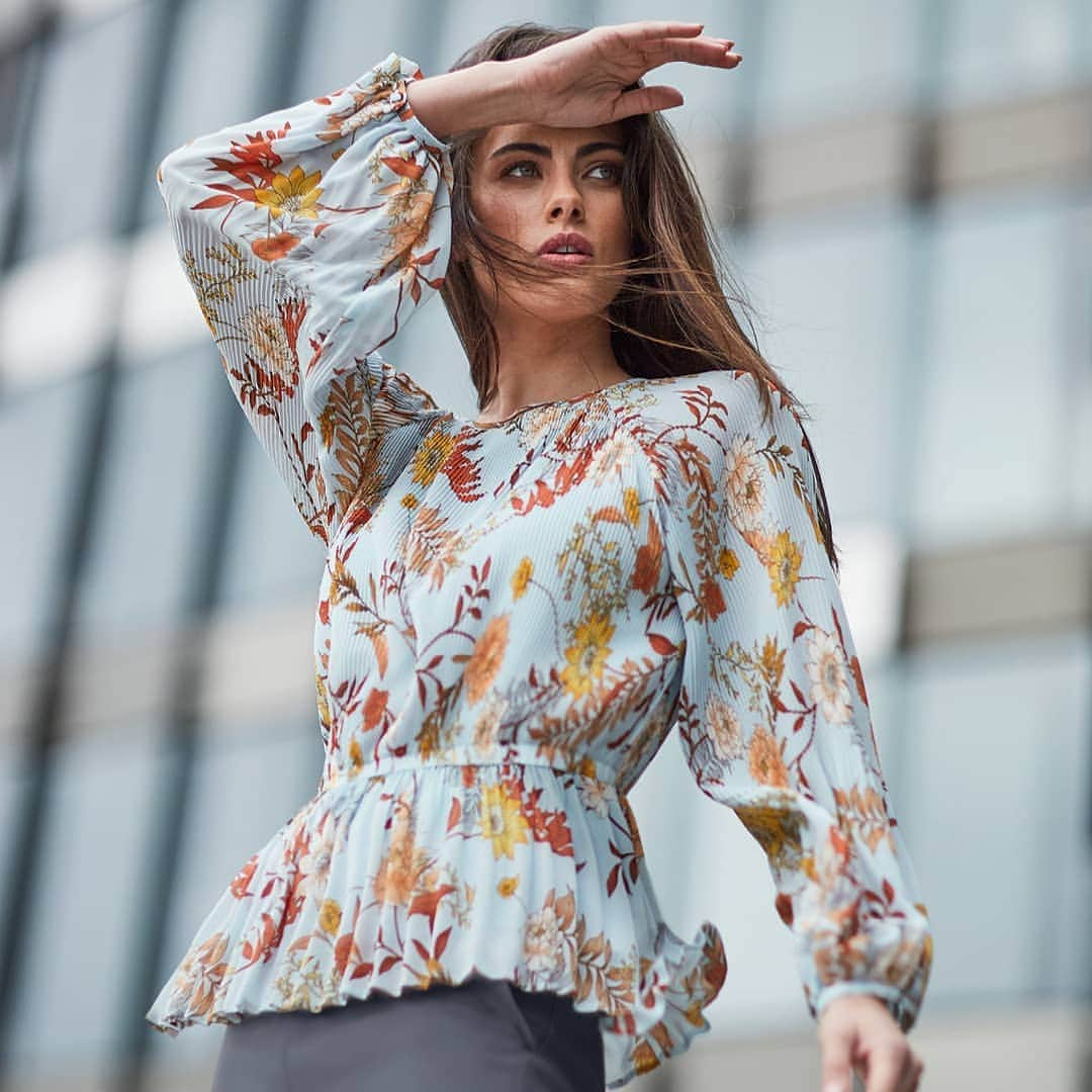 Target Australiaさんのインスタグラム写真 - (Target AustraliaInstagram)「Fresh, floral and feminine to brighten your 9-to-5 🎯❤️ #styledbypreview #targetaus #targetauswomen」9月11日 16時09分 - targetaus