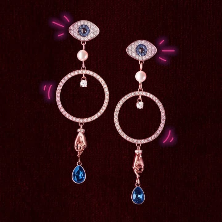 のインスタグラム：「Bring luck, love, protection and harmony to your style with sparkling talismans from the new Fall Collection. #TarotMagic #SparkDelight #SwarovskiEarrings」