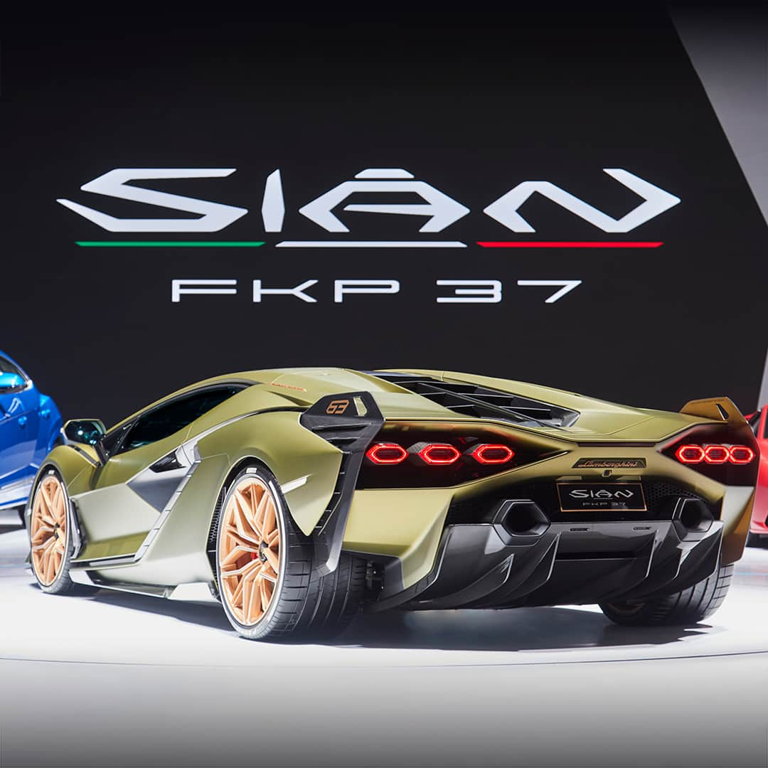 ランボルギーニさんのインスタグラム写真 - (ランボルギーニInstagram)「Ahead of its time: relive the best moments of Lamborghini Sián FKP 37’s launch at @iaamesse 2019. Watch the video on our IG TV channel right now.  #Lamborghini #LamborghiniSianFKP37 #AheadOfItsTime #IAA19 #Frankfurt」9月12日 2時25分 - lamborghini