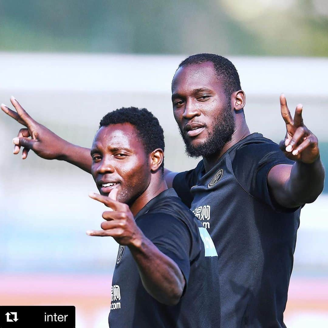 クワドォー・アサモアさんのインスタグラム写真 - (クワドォー・アサモアInstagram)「#Repost @inter ・・・ TRAINING VIBES ✌🏼📸🤙🏼 #Inter #ForzaInter #Asamoah #Lukaku #Training #Football」9月12日 2時36分 - asamoahkwadwo