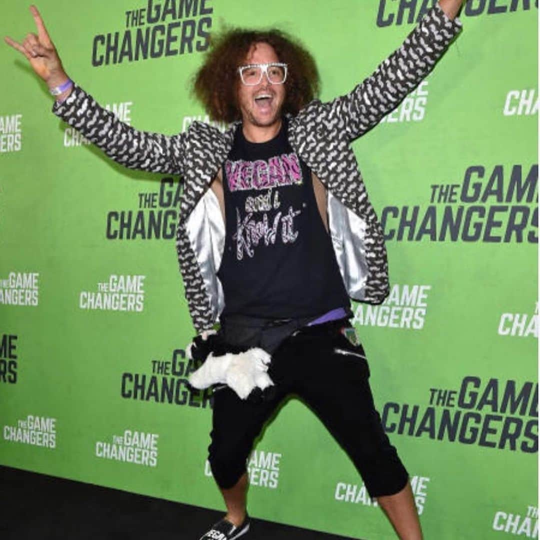 レッドフーのインスタグラム：「@gamechangersmovie hits theaters sept 16th who wants to go see it? #posseup @iamwill  Check the trailer if you haven’t.」