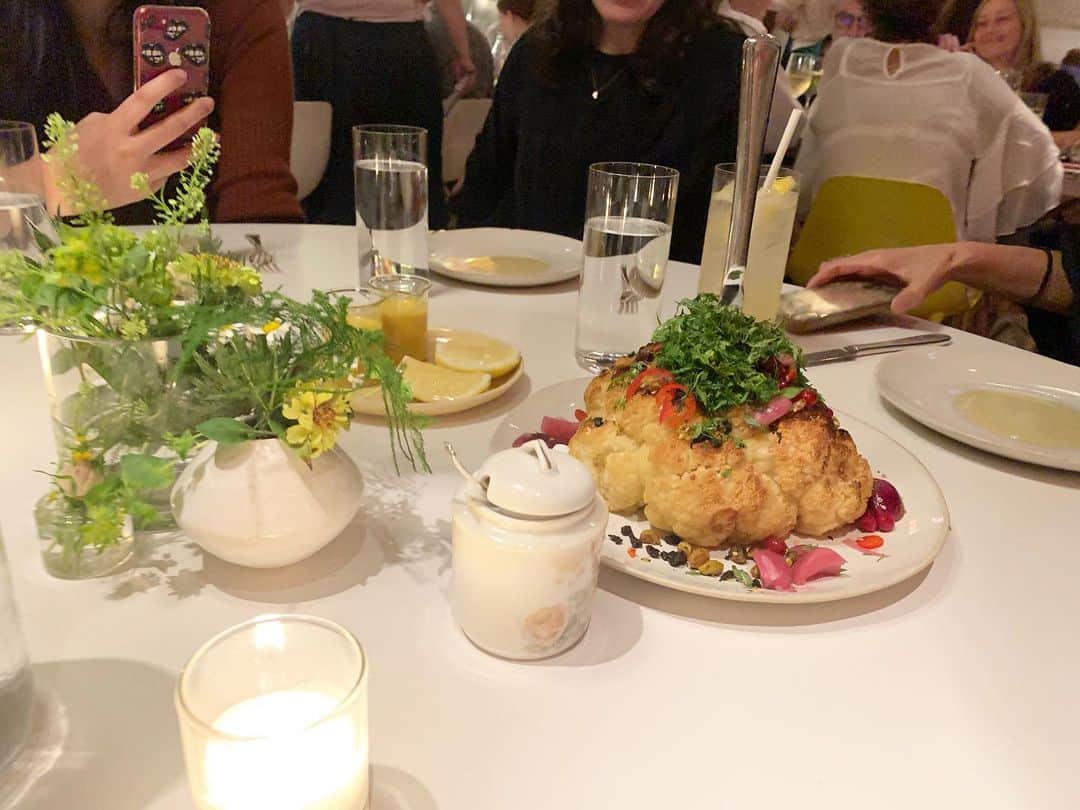 大田由香梨さんのインスタグラム写真 - (大田由香梨Instagram)「素敵なDinner 🍽 MOUSSY New York TeamとのDinnerは、今、とっても人気のヴィーガンレストラン「ABC V」で ❤︎ Vegan Foodの進化をNew Yorkに来る度に感じます❤︎ 私も新たに食の発信を絶賛計画進行中 ❤︎❤︎❤︎ 日本では、まだまだ Plants foodの認知が無いので、これからがとっても楽しみです❤︎❤︎❤︎ #Plantsfood #Vegan #Food  #Love #OneTable #OneLove」9月12日 2時33分 - otayukari