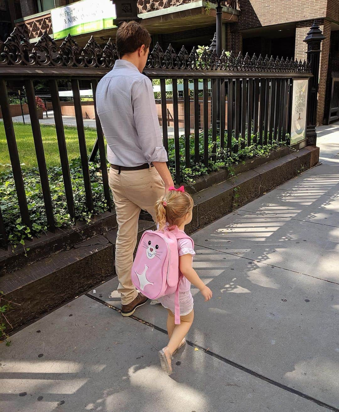 ニッキー・ヒルトンさんのインスタグラム写真 - (ニッキー・ヒルトンInstagram)「First day of school! 📚」9月12日 2時40分 - nickyhilton