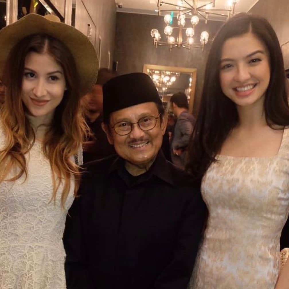 ラライン・シャーのインスタグラム：「RIP Eyang Habibie. Semoga diterima amal baik dan ibadahnya di sisi Allah SWT❤️ You will continue to inspire and be greatly missed.」