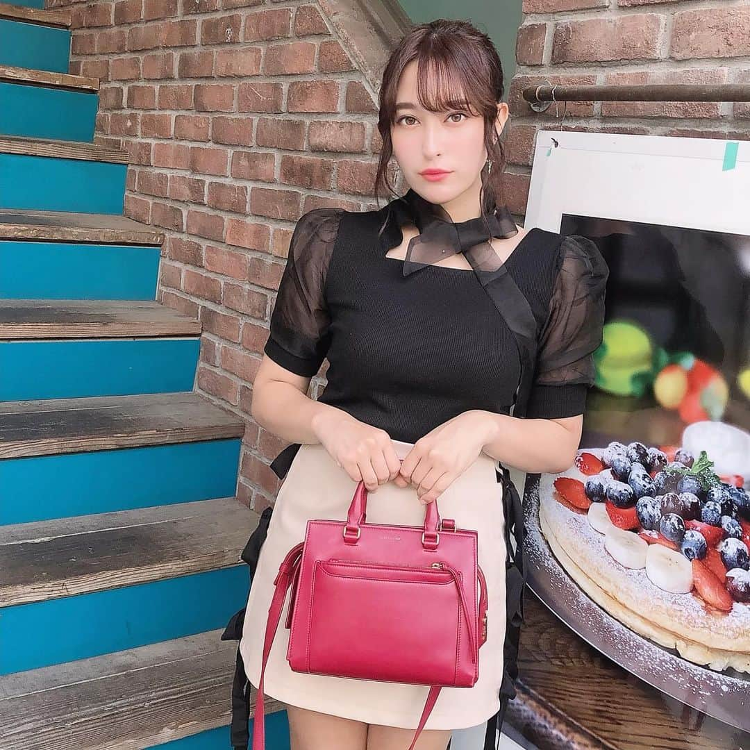 平田梨奈さんのインスタグラム写真 - (平田梨奈Instagram)「ガーリーな日。🖤 #hirafashion」9月12日 3時05分 - hirari_official