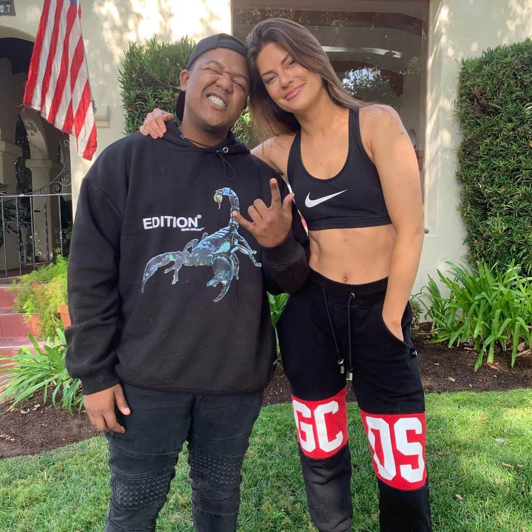 カイル・マッセイさんのインスタグラム写真 - (カイル・マッセイInstagram)「Had an eventful morning with @hannahstocking 😂😂 new video dropping soon! @boohoomanofficial  limited edition hoodie OUT NOW!!!」9月12日 3時08分 - kylemassey