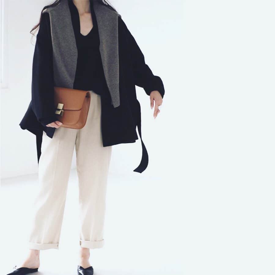 のインスタグラム：「''Allure coat'' and more...﻿ #naecoat #shooting #aw #autumnfashion #coat﻿ ・﻿ ・﻿ ・﻿ ﻿ たくさん着させていただいた﻿ #ナエコート ˒˒﻿ ﻿ 𓁿𓁿﻿ チェックのコートはもちろん﻿ ぜーーーーーんぶ素敵だった♥︎ ﻿ ﻿ 今年はどのコートにしよー。  どれがいい⁇ ﻿ 迷う。﻿ ﻿ ・﻿ ・﻿ ・﻿ @na.e_official #おしゃれさんと繋がりたい」