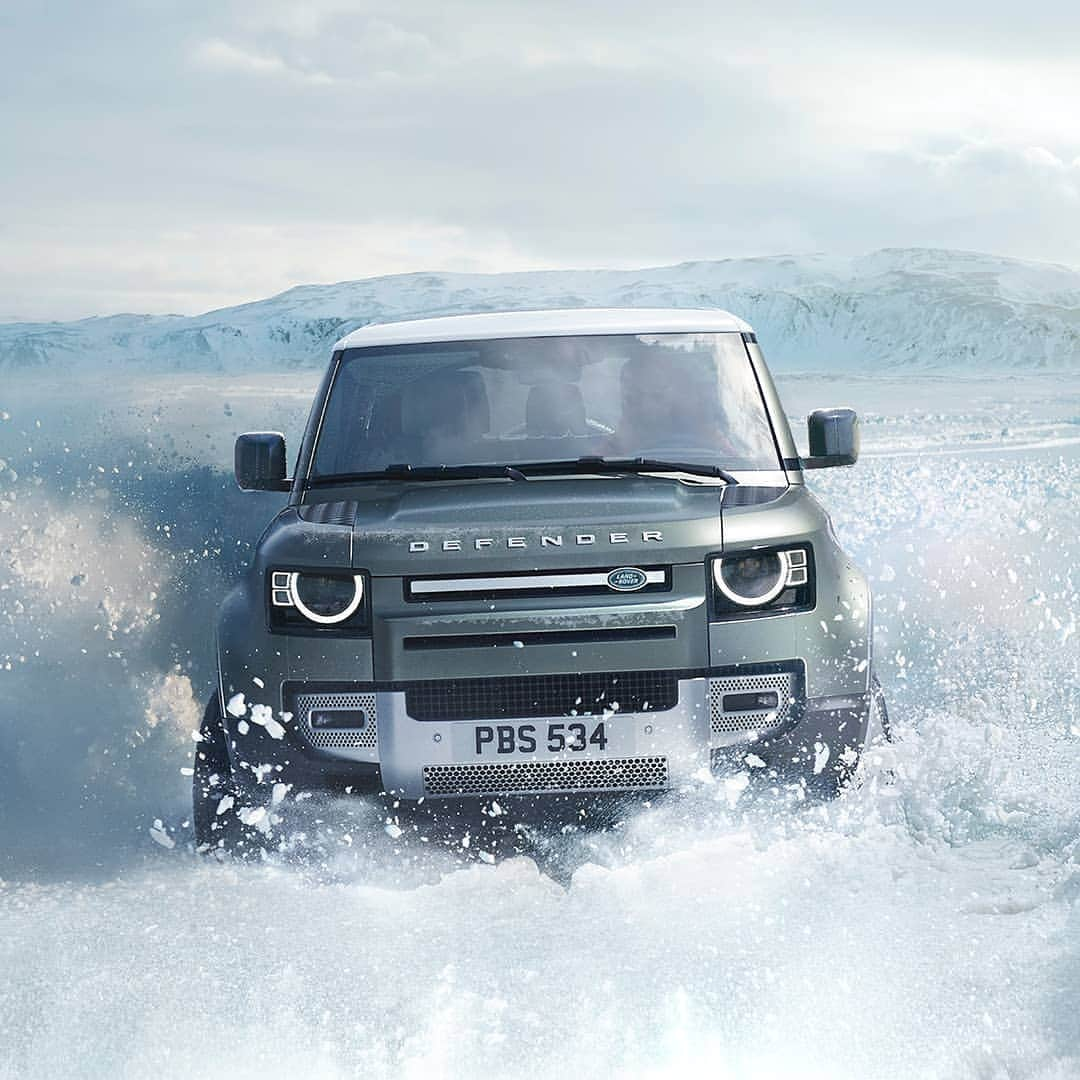 Land Roverさんのインスタグラム写真 - (Land RoverInstagram)「Redefining breadth of capability – the new #DEFENDER is the toughest and most capable #LandRover yet. Tap the link in our bio to explore.  #NewDefender #TeamDefender #LandRoverDefender #OffRoad #4x4 #Overland #Expedition #Adventure」9月11日 18時40分 - landrover