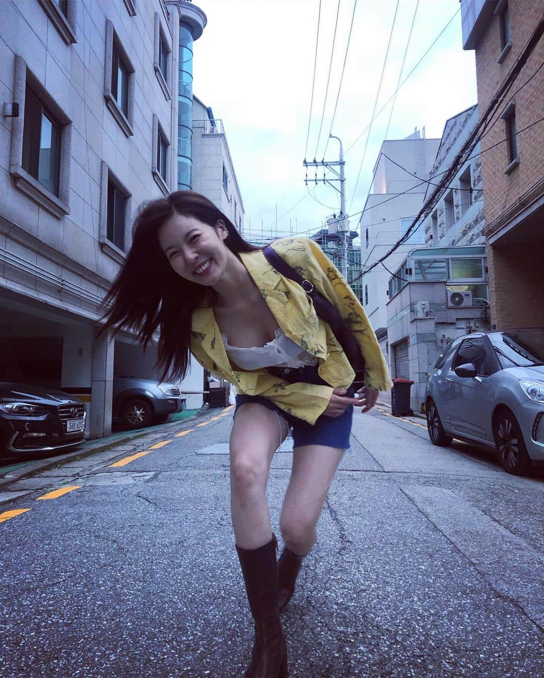 ヒョナ さんのインスタグラム写真 - (ヒョナ Instagram)「잘찍은거 맞지 언니🤪🤪🤪」9月11日 18時45分 - hyunah_aa