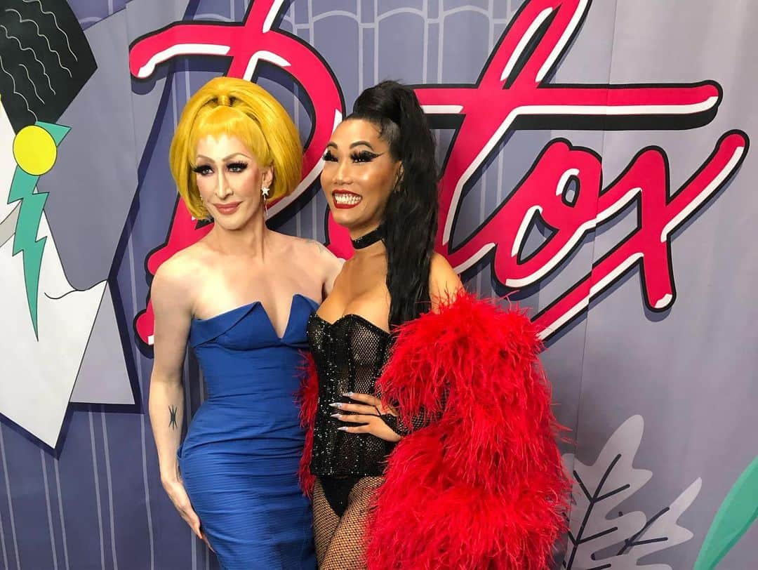 ジュン中山さんのインスタグラム写真 - (ジュン中山Instagram)「#teamgiagunn #dragcon2019nyc 🗽🇺🇸gorgeous Gia✨💓 I had a really great experience to help @gia_gunn booth🌈 I can’t wait next dragcon in LA it will be more ! Thank u for support my airplane ticket! please have a look for great plan to Japan 🇺🇸✈️🇯🇵→ @amnetny  #japaneseamerican #transgender #rugirls #lgbt #lgbtq #traveljapan #love #supportlgbt #bridgeperson #mediator #oneness #unconditionallove #faghag #fruitfly」9月11日 18時54分 - junnakayama