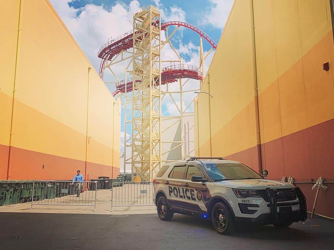 パトリック・J・アダムスのインスタグラム：「Fun police」
