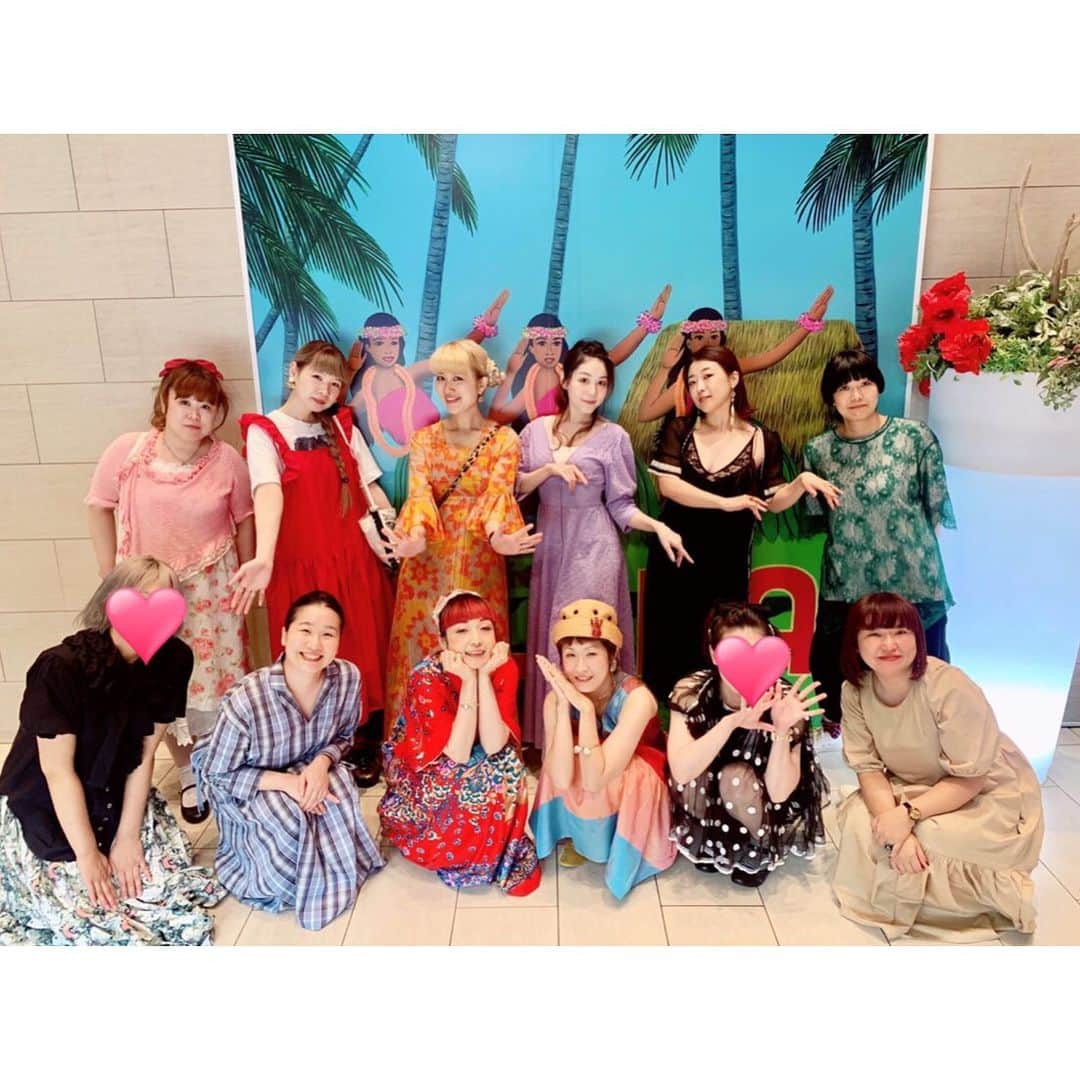 のインスタグラム：「＊ ＊ チェコアンバサダー先輩のなおちゃんが帰国💖 とゆうことで…… 仲良しのかわいこちゃん達と、 品川プリンスホテルでおかえりディナー会🍴💖💖 ＊ おなかいっぱい食べられるように、ゆるめのワンピースで行ったのだけど、 見事ぱんぱんになりました😍💫 ＊ ＊ チェコアンバサダー仲間のなおちゃん＆もえちゃんは、 今月9/27～29開催のチェコフェス2019にて、可愛いSHOPを出店する予定✨ ＊ わたしもお稽古のない日はチェコフェスにゆきます！ みんなでチェコビールを飲もーーう🍺✨ ＊ ＊ #品川プリンスホテル #ホテルディナー #女子会 #女子会ディナー #チェコ #ビール #ビール女子 #ファッションコーデ #女子会コーデ #チェコアンバサダー #品川グルメ #東京グルメ #チェコガラス #ワンピースコーデ #おしゃれさんと繋がりたい #食べ放題 #ブッフェ #タビジョ #旅行大好き #旅行好き女子 #海外旅行 #czech #japanesegirl #japaneseactress #jfashion #beer #dinner #travel #tokyo」