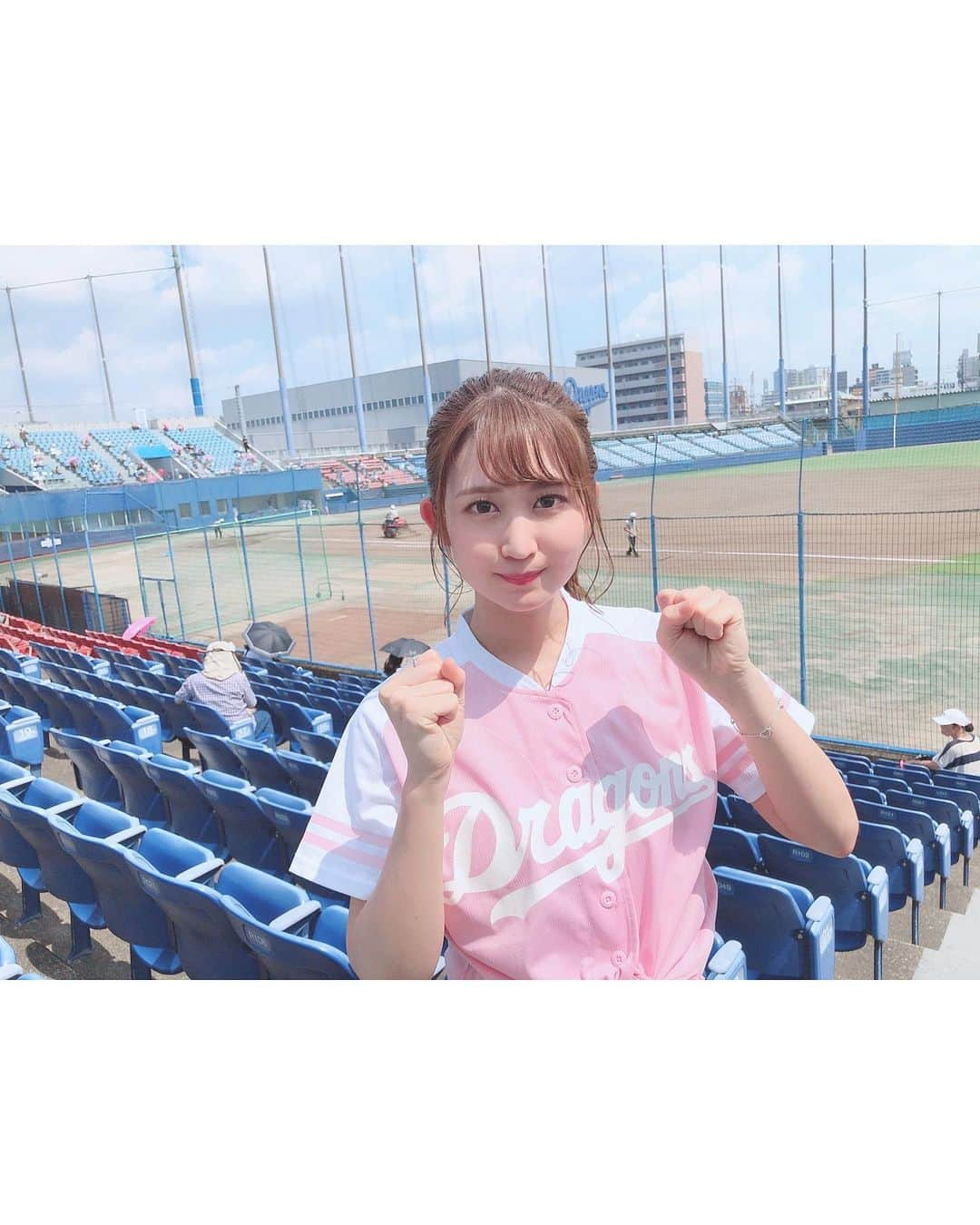 沢井里奈さんのインスタグラム写真 - (沢井里奈Instagram)「♡ . 今日はナゴヤ球場で ウエスタン・リーグの 取材でした⚾️💙✨ . 悔しい結果ではありましたが、 今日も熱い戦いが 繰り広げられていました！！ . やっぱりナゴヤ球場いいなって 来る度に思います💪🏻💕💕 . #dragons #dranavi #dranavicat #starcat #nagoya #baseball #rirandture #ootd #coordinate #fashion #instafashion #instagood #instagramjapan #japanesegirl #girls #中日ドラゴンズ #ドラゴンズ #中日 #ウエスタンリーグ #ナゴヤ球場 #キャットチャンネル #スターキャット #さわー野球 #沢井里奈」9月11日 19時28分 - sawairina