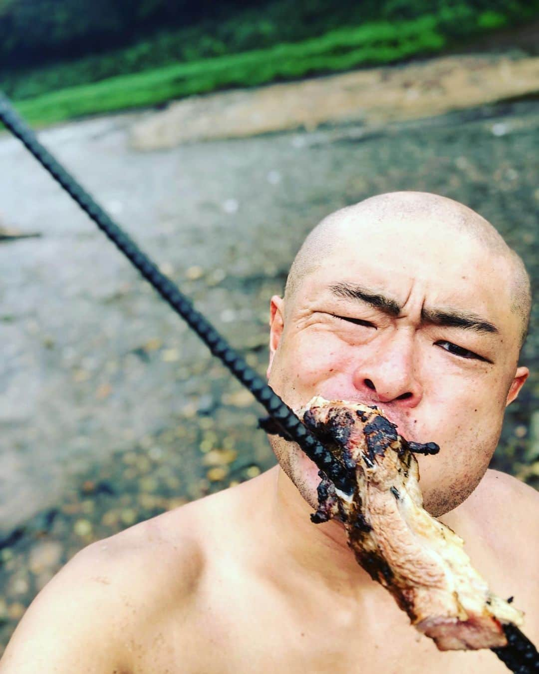 あばれる君さんのインスタグラム写真 - (あばれる君Instagram)「モンハン焼肉‼︎ #BBQ#カヌー#キャンプ#アウトドア#焚き火」9月11日 19時50分 - abarerukun