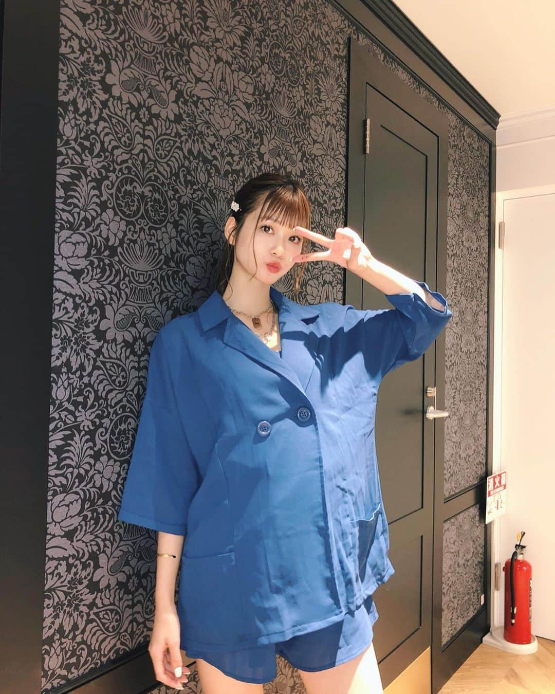 生見愛瑠さんのインスタグラム写真 - (生見愛瑠Instagram)「ぶるー🥶❤︎ #めるのふく #ootd」9月11日 20時08分 - meru_nukumi